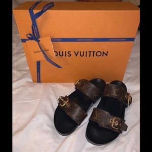 lv bom dia flat mule price